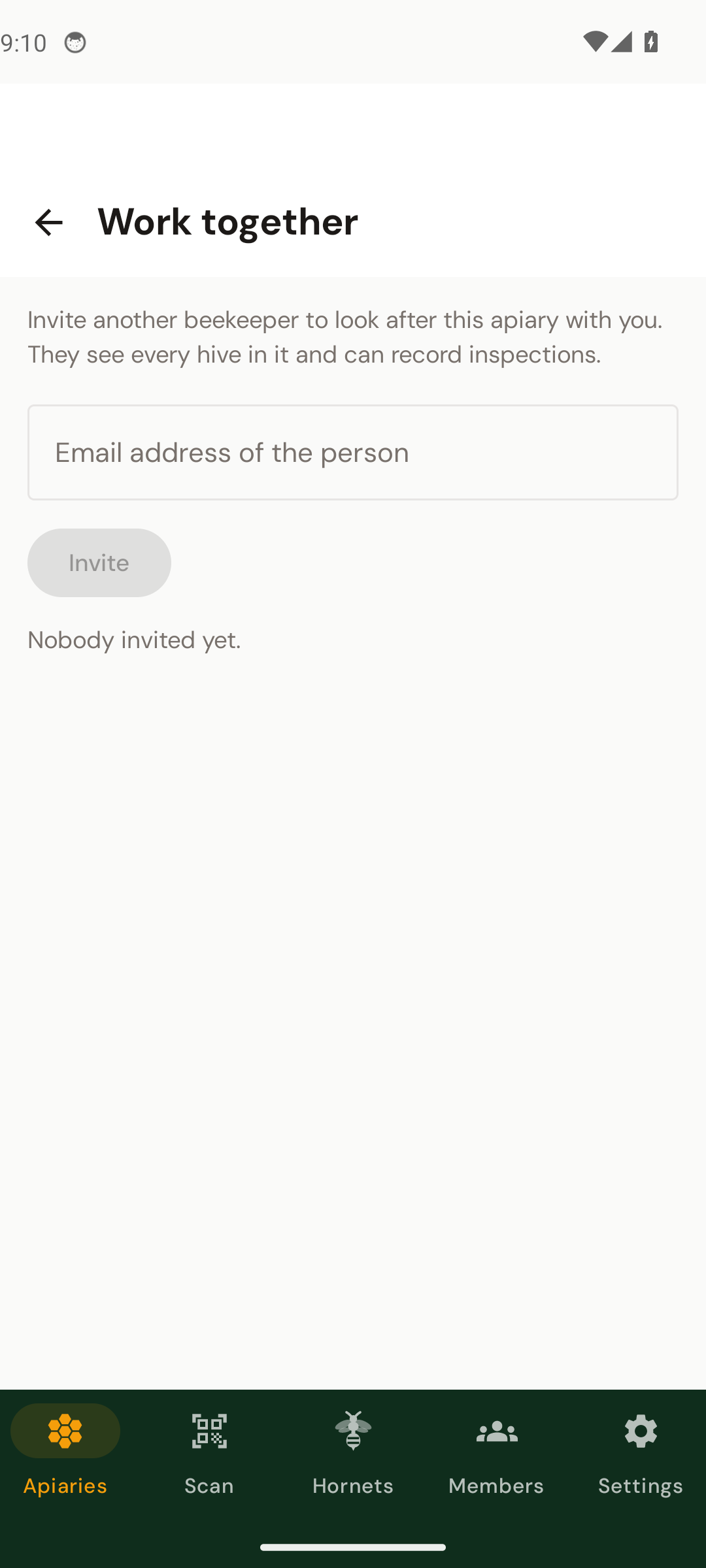 Invite another beekeeper by e-mail